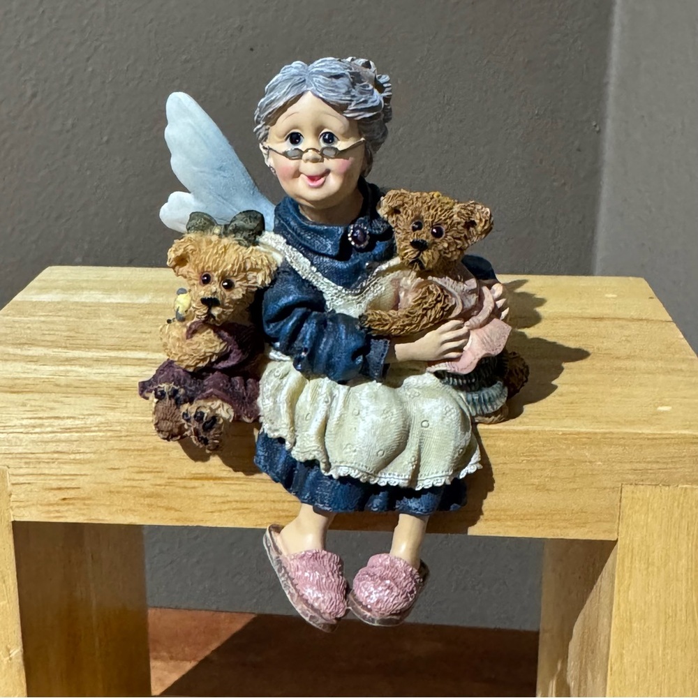 The Wee Folkstones Shelf Sitting Figurine 36106 ~ “Grandma” Faeriehugs 🧚🏻